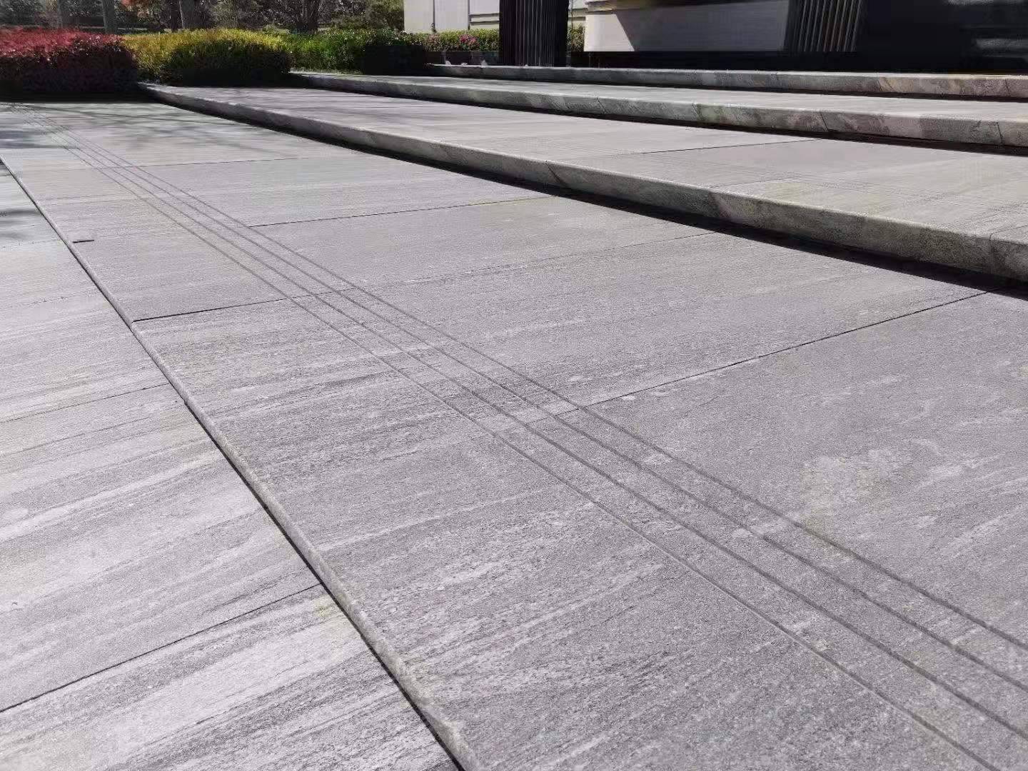 灵寿县坤月石材 贵妃红荔枝面马蹄石小方块价格解析与应用优势